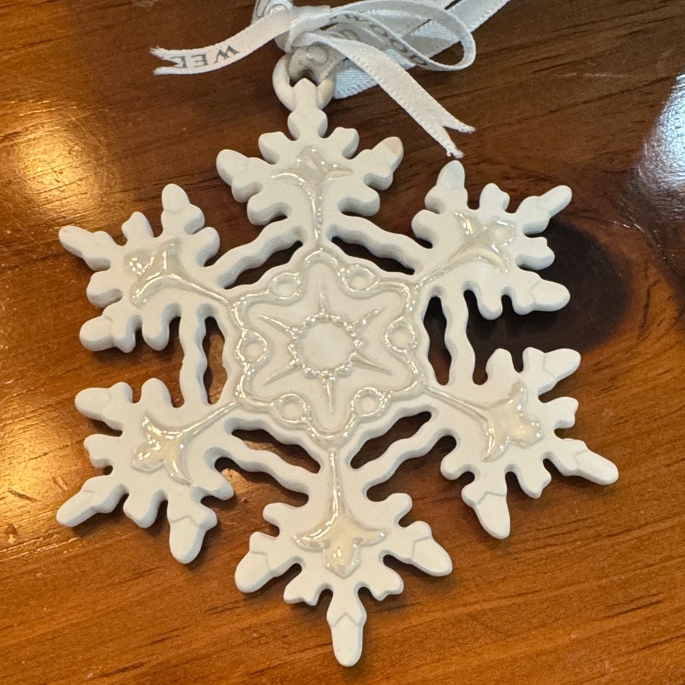 Wedgwood Cream Snowflake Ornament - Picture 4 of 5